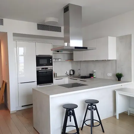 Sky Park 26th Floor Free Parking Free Wi-fi *