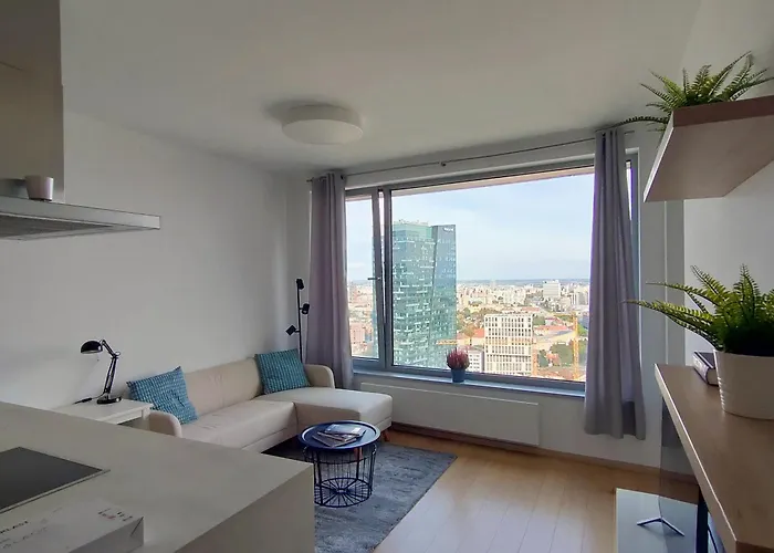 아파트 Sky Park 26th Floor Free Parking Free Wi-fi 브라티슬라바